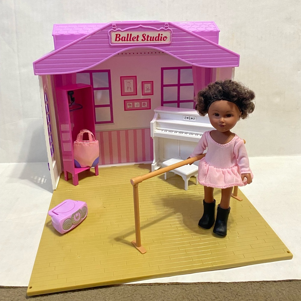 My life as ballet studio for little dolls